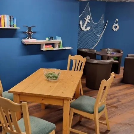 Friesischer Hof, Mit Indoor Spielplatz, Kostenfreien Parkplatz Und W-lan