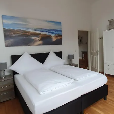 Hotel Friesischer Hof, Mit Indoor Spielplatz, Kostenfreien Parkplatz Und W-lan 3*