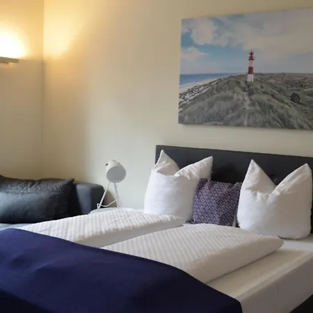 Hotel Friesischer Hof, Mit Indoor Spielplatz, Kostenfreien Parkplatz Und W-lan
