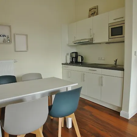 Hotel Friesischer Hof, Mit Indoor Spielplatz, Kostenfreien Parkplatz Und W-lan 3*